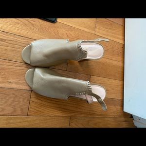 Kate Spade beige shooties
